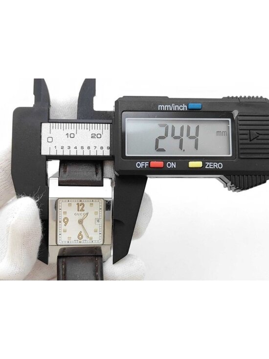 Gucci Clock Silver Stainless Leather